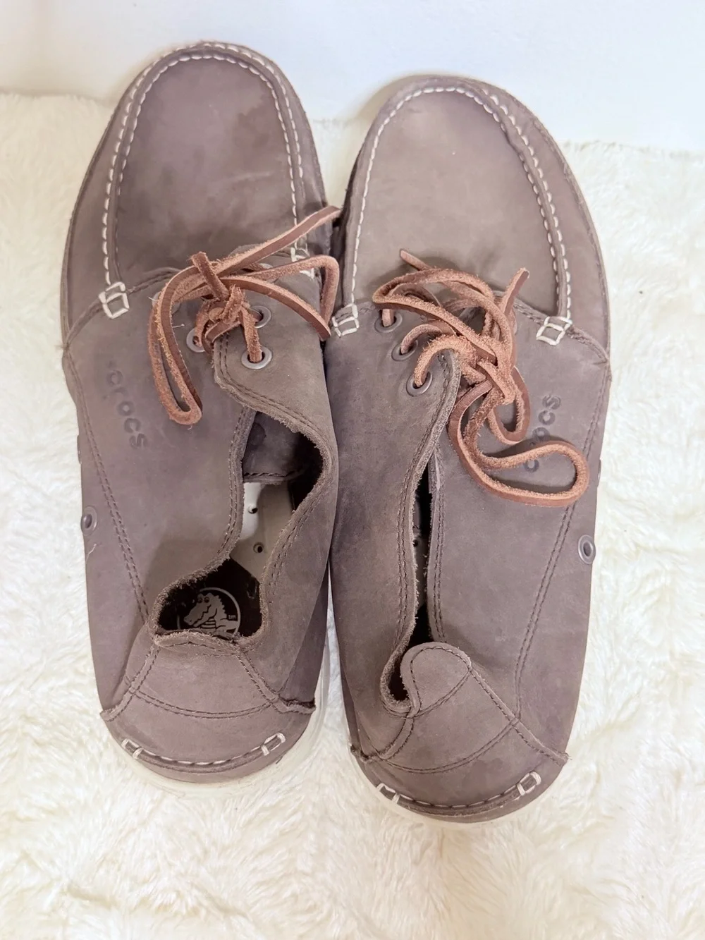 CROCS Men’s Brown Leather Boat Shoes with White Sole Size 11